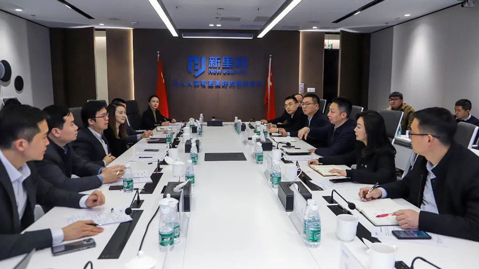 崇州市人民政府市长饶程一行到访002cc白菜资讯健康集团总部